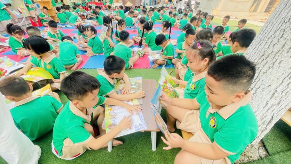Hưởng ứng Ngày hội đọc sách NH 25-26