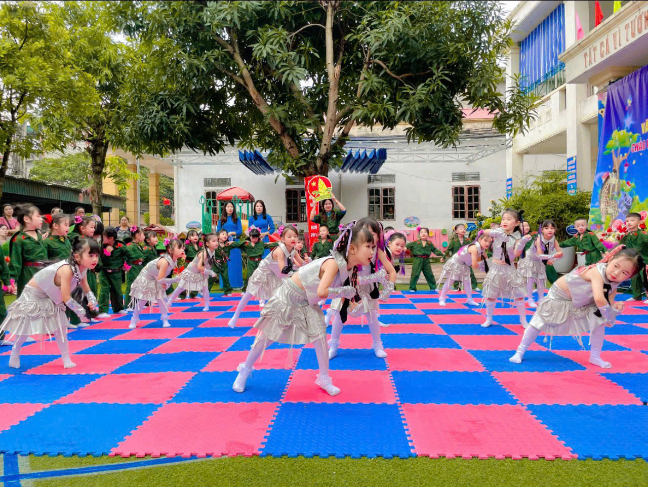 HĐ Chào mừng ngày 20-11