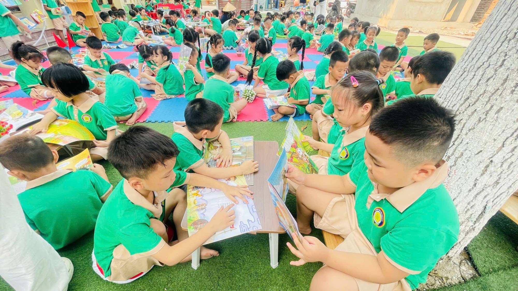 Hưởng ứng Ngày hội đọc sách NH 25-26